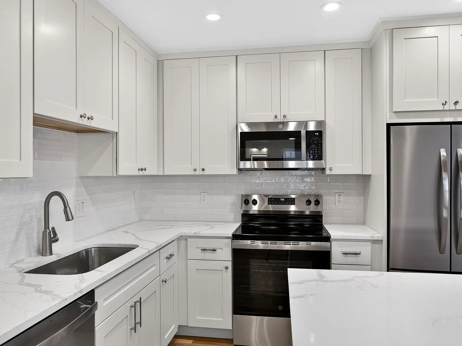 2 bed, 1100 sqft, $2,695 — Photo 3