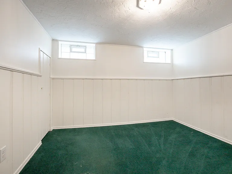 19861 Monterey Ave — Photo 23