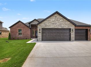 2101 N Chanae St, Siloam Springs, AR 72761
