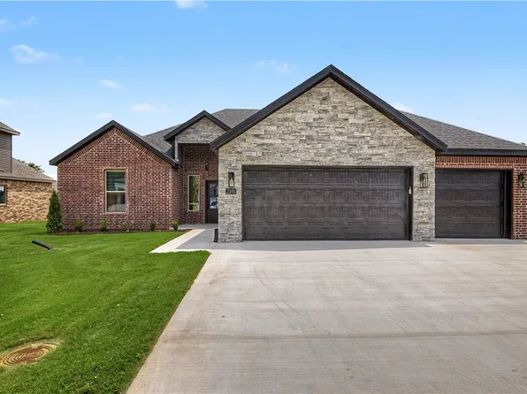 2101 N Chanae St, Siloam Springs, AR 72761