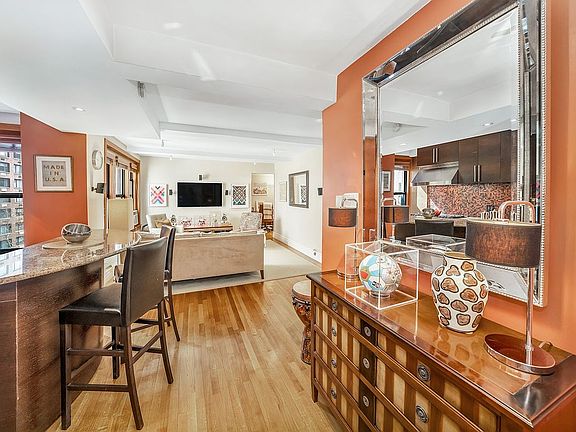 4th image of 319 E 50th St APT 9E