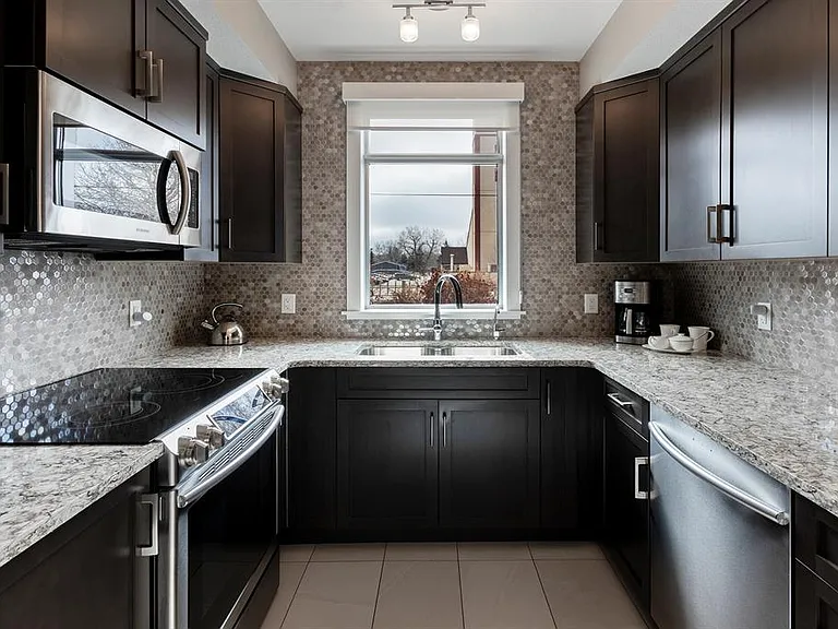 32 Varsity Estates Cir NW #102 — Photo 12