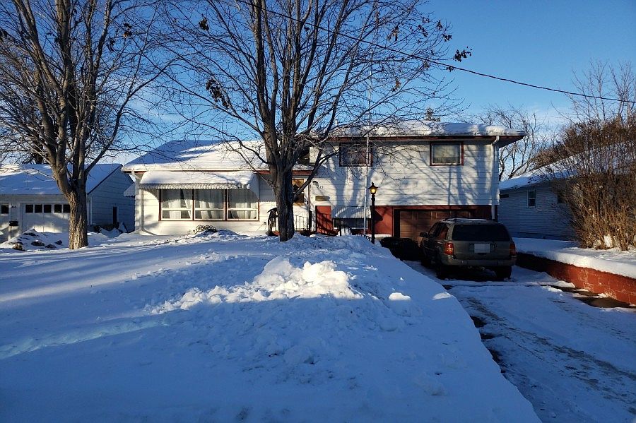 1st image of 619 1st Ave NE