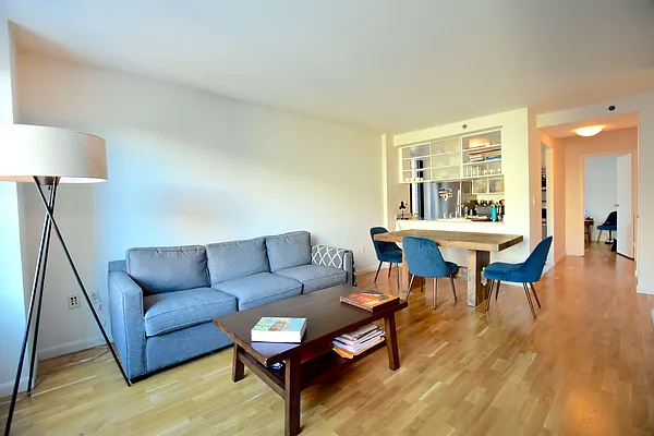 Rented by Bold New York | media 61