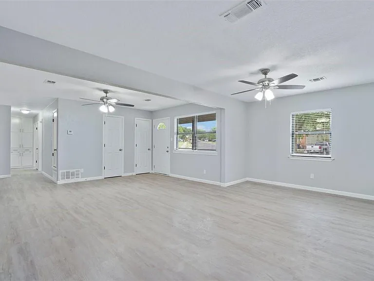 615 S 15th St — Photo 15