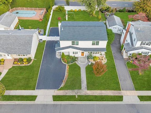 3rd image of 30 Andover Lane