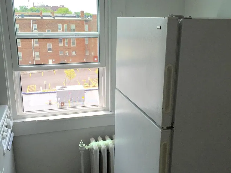 2722 Vine St #18 — Photo 8