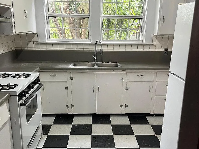 106 E 4th Ave — Photo 7
