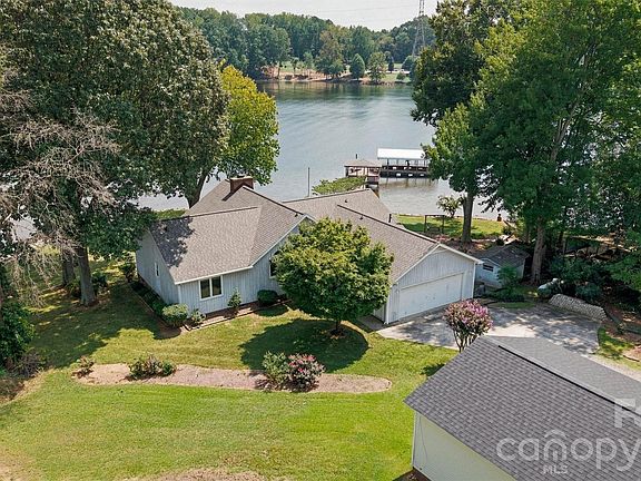 2nd image of 9109 Clement Cir