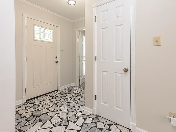 5th image of 800 Tissington Dr