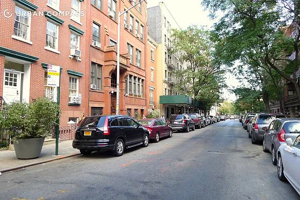 Rented by Compass | media 24