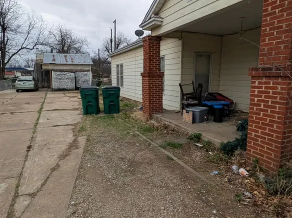 405 W Elm St, Olney, TX 76374