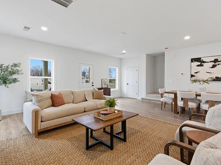 1024 Scenic View Ct — Photo 7