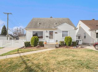 6496 Jackson St, Taylor, MI 48180