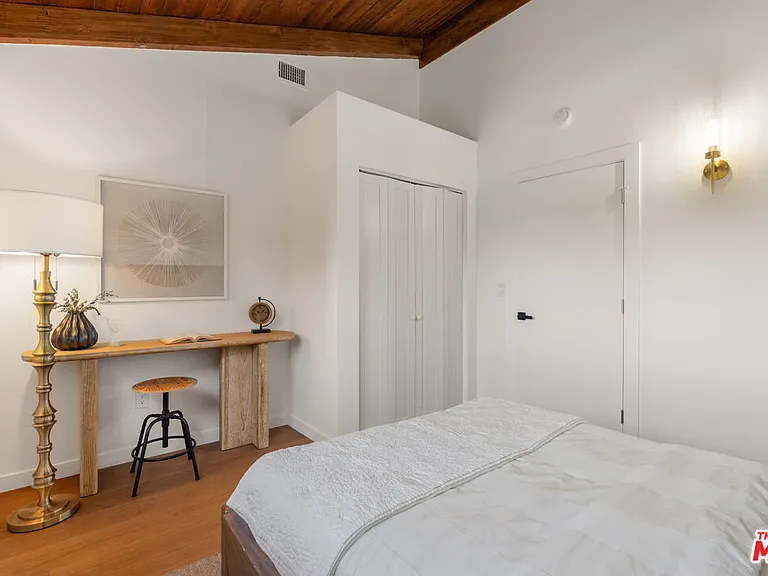 8506 Oak Ct — Photo 40