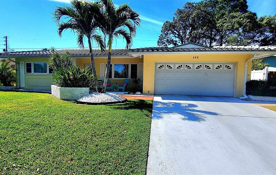1st image of 488 Hillcrest Dr