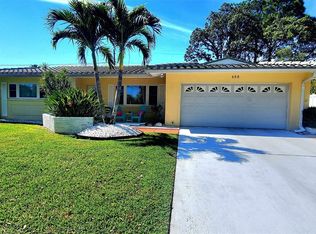 488 Hillcrest Dr, Largo, FL 33771