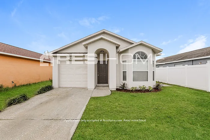 1837 Lacy Ln — Photo 1