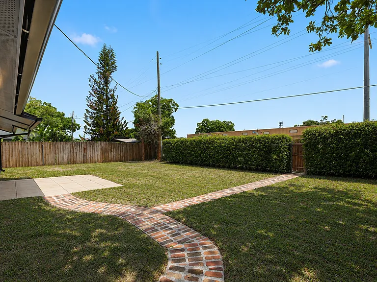 3817 Bainbridge Ave — Photo 26