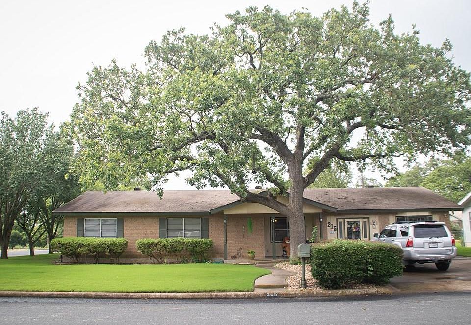 1st image of 215 Skylark Dr