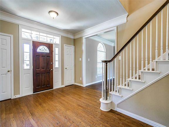 4th image of 208 Beechwood Ln