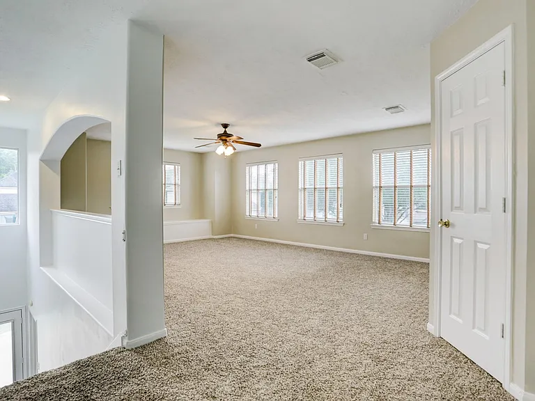 10410 Five Oaks Ct — Photo 35