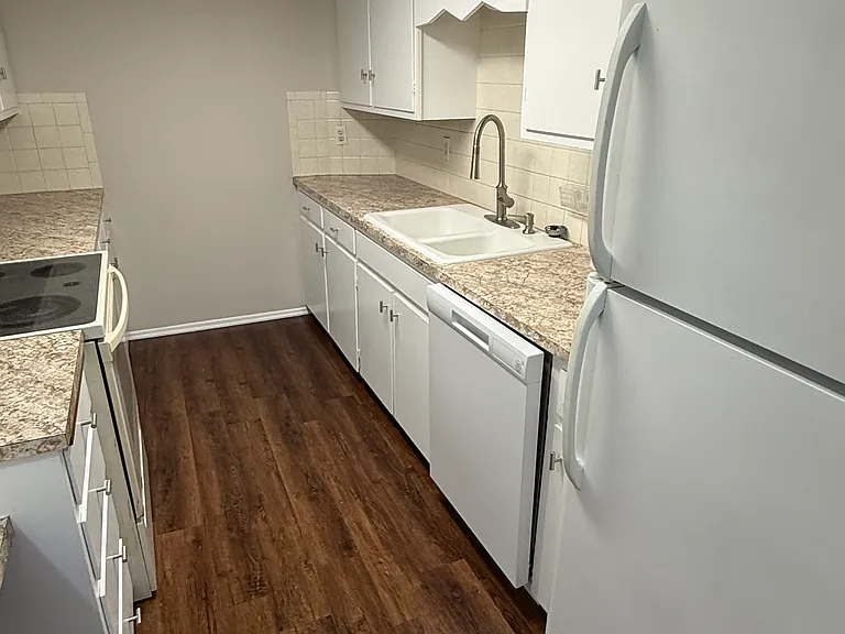 907 W River Blvd — Photo 8