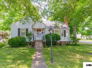 330 Williamette Ave, Lincoln, IL 62656