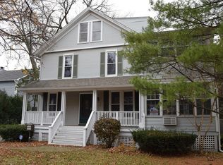 312 Granby Rd, Lake Forest, IL 60045