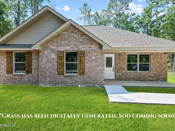 218 Art St, Waveland, MS 39576