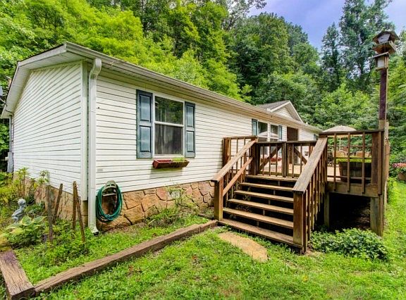 2nd image of 1185 Deer Trail Way