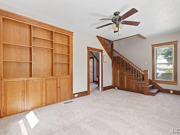4th image of 120 Sherman St