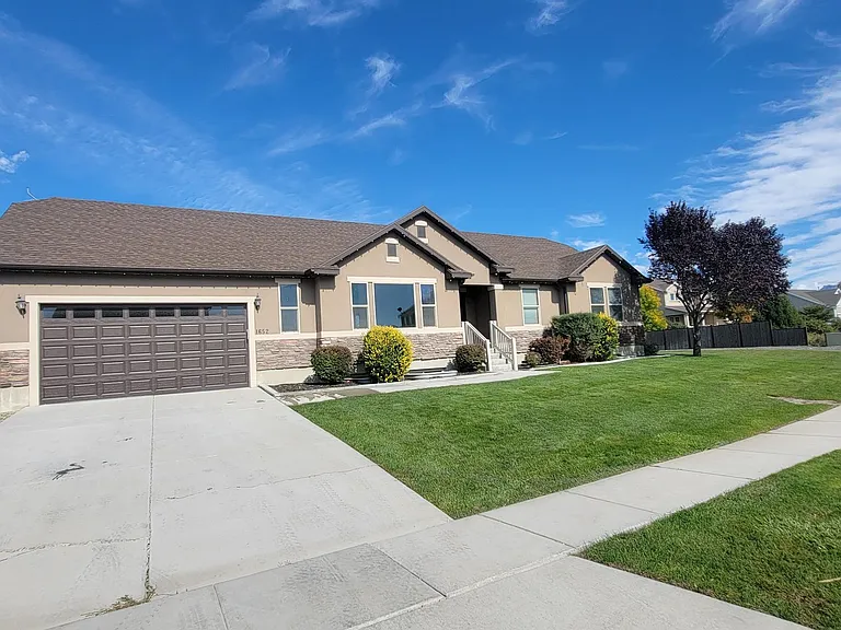 1652 W Brooke St — Photo 2