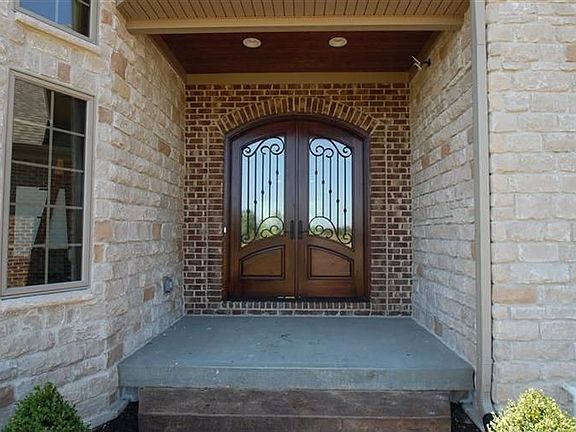 3rd image of 9421 Paragon Mills Ln