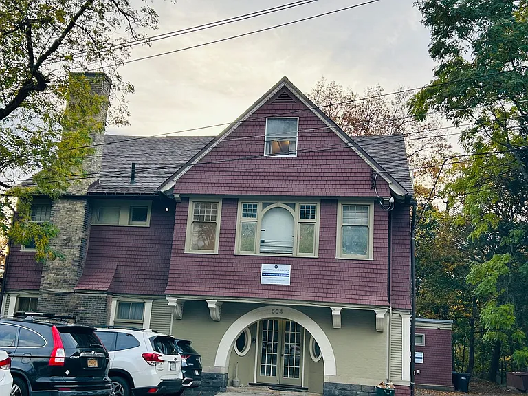 504 Stewart Ave — Photo 26
