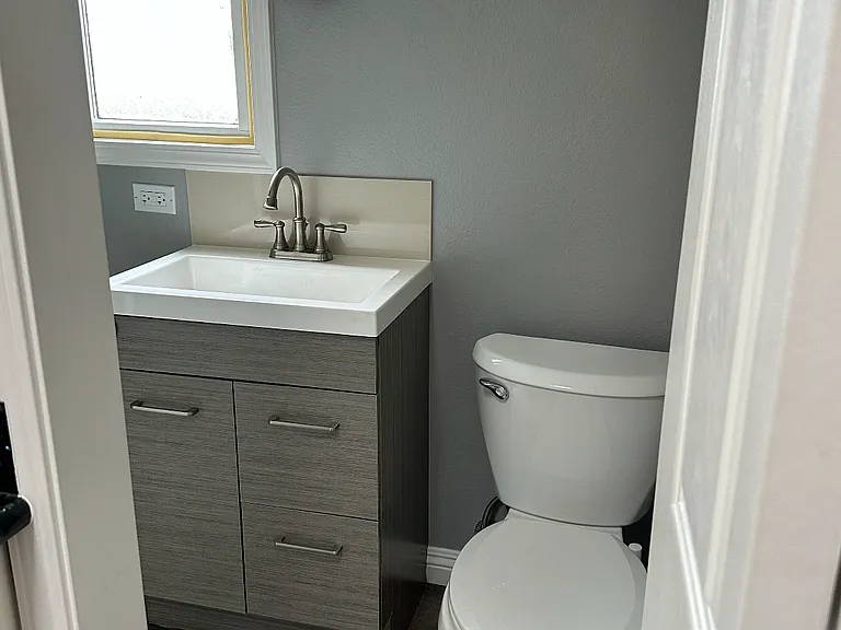 2124 Kittredge St #1 — Photo 1