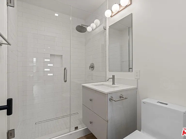 420 S Sepulveda Blvd #9 — Photo 13