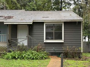 211 Parkbrook Cir, Tallahassee, FL 32301