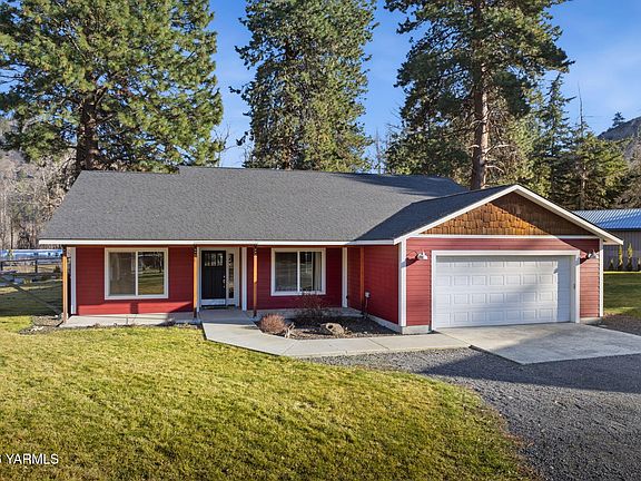 3rd image of 121 Rattlesnake Ln