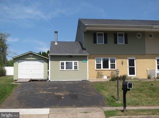 1565 Dean Dr, Lansdale, PA 19446