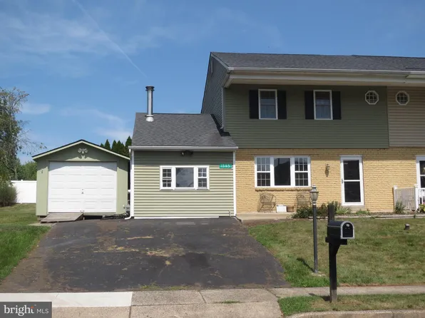 1565 Dean Dr, Lansdale, PA 19446