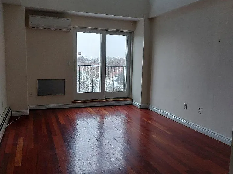 2388 Ocean Ave — Photo 2