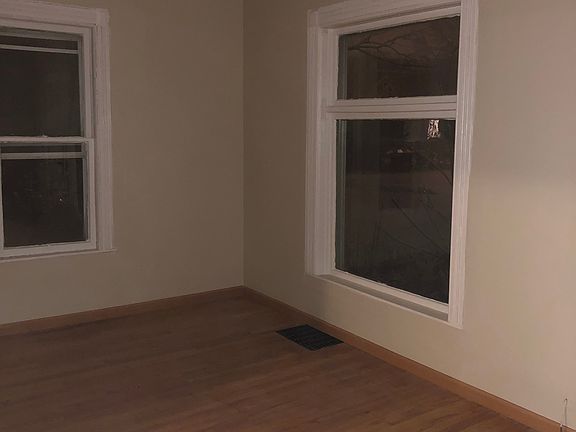 5th image of 112 Maurice Ave