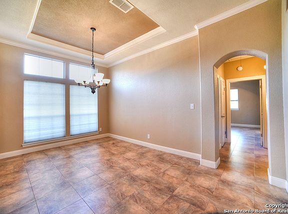5th image of 28926 Chartwell Ln