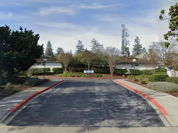 1123 Blue Lake Sq, Mountain View, CA 94040