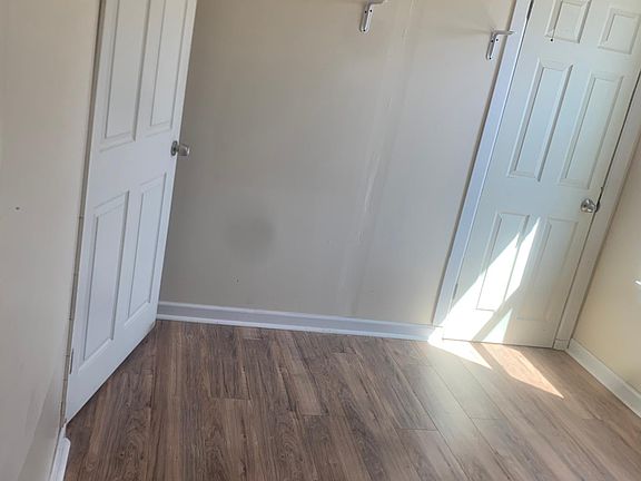 5th image of 250 Grand St