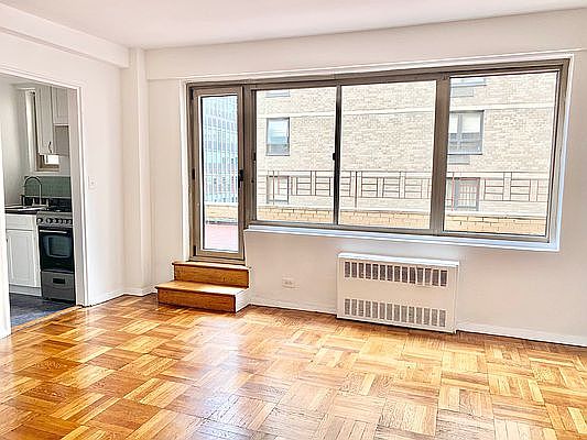1st image of 225 E 46th St APT 11H