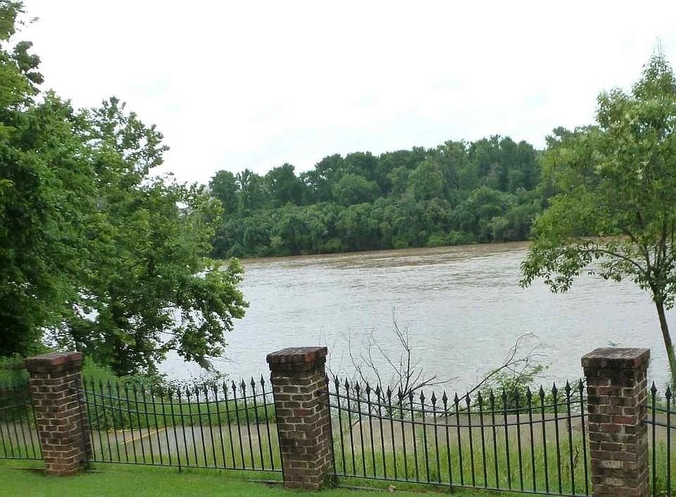 1st image of 221 Riverwalk Cir