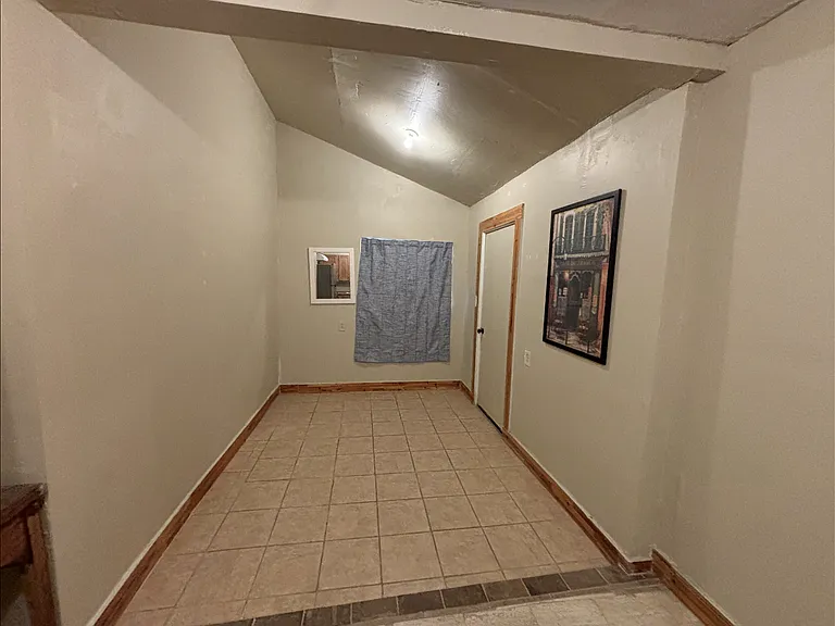 461 Desiree Ln #MIDDLE — Photo 5