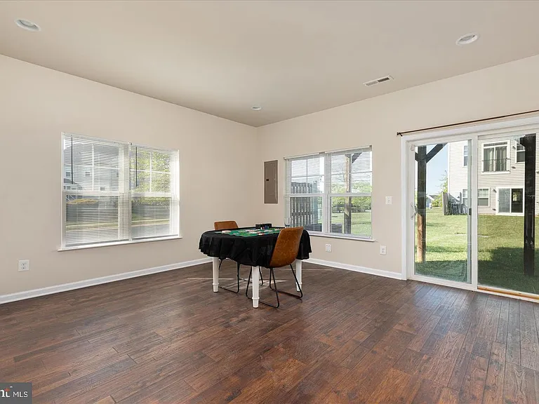 109 Splendor Garden Way — Photo 23
